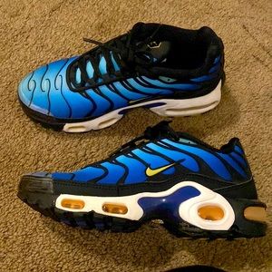 Nike air max shoes